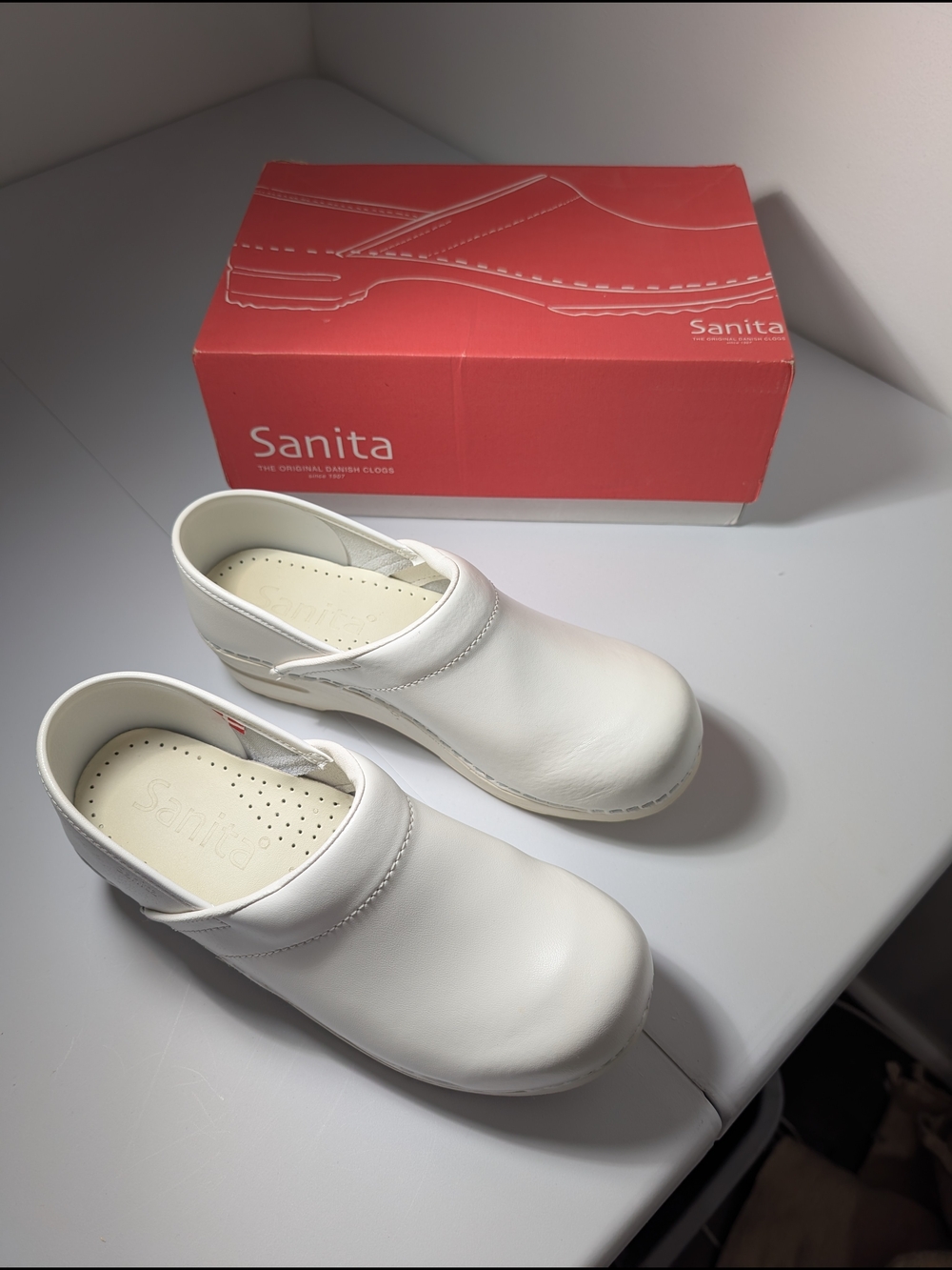 Sanita The Original Danish Clog  White Professional Leather Slip-On  EU 38 (8)